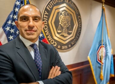 CFTC Başkanı Rostin Behnam, DeFi Kripto Borsalarının Düzenlenebileceğini Söyledi