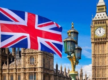 İngiltere’de Yeni Dönem Başladı: Kripto Seyahat Kuralı Yürürlüğe Girdi