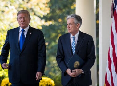 Trump, Powell’ı Fed Başkanlığından Uzaklaştıracak mı? Açıklama Geldi