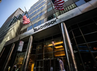 BlackRock, Bitcoin ETF’lerinde Zirvede: 60 Milyar Dolarlık Biriktirdi