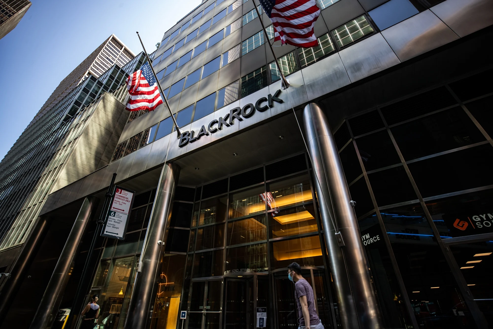 BlackRock, Bitcoin ETF'lerinde Zirvede: 60 Milyar Dolarlık Biriktirdi
