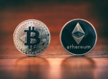 Bitcoin ETF Girişleri Yıllık Bazda Artışta, BlackRock Ethereum’da da Liderliği Ele Geçirdi