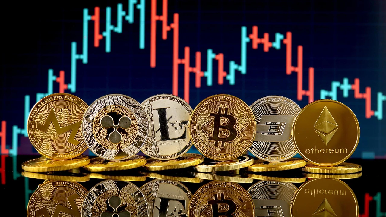 Altcoin ETF’lerinde Beklentiler Yükseliyor: Bloomberg’ten Yeni Tahminler Geldi