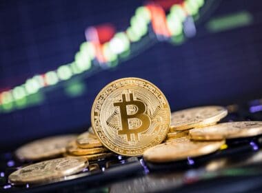 Dev İsimler, Borç Krizinin Bitcoin Rallisini Tetikleyeceğini Öngörüyor