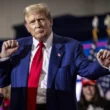 Trump’ın Kripto Gala Yemeği Gerçekleşti: Dışarıda ‘Yolsuzluk’ Tepkisi