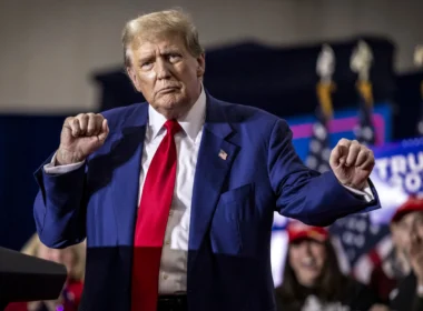 Trump’ın Kripto Gala Yemeği Gerçekleşti: Dışarıda ‘Yolsuzluk’ Tepkisi