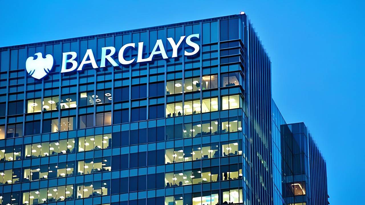 Barclays, S&P 500 İçin Yılsonu Hedefini Yükseltti