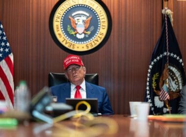 Trump İran’a Saldırıyı Doğruladı, Bitcoin 100.000 Doların Altına Geriledi