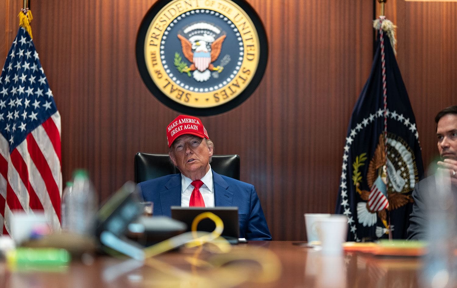 Trump İran’a Saldırıyı Doğruladı, Bitcoin 100.000 Doların Altına Geriledi