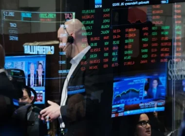Wells Fargo’dan S&P 500 Uyarısı: Ralli Kırılgan, Sınırlı Katılım Endişe Yaratıyor!