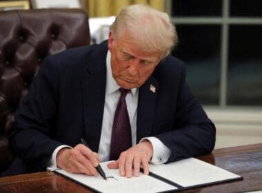 Trump Endişesi ABD Fon Girişlerini Etkiledi: Yatırımcılar Temkinli
