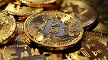 Standard Chartered, Bitcoin’de 3. Çeyrek ve Yıl Sonu Hedeflerini Paylaştı