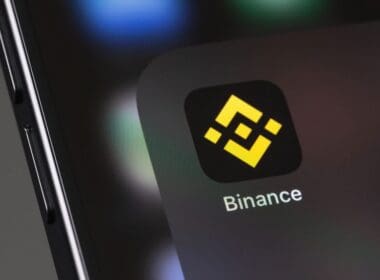 Binance Vadeli İşlemlerinde Kısa Süreli Kesinti Yaşandı: Kripto Paralarda Düşüş Sürüyor