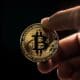 Bitcoin ve Ethereum’da Kan Kaybı: Balina Satışları Piyasayı Sarstı!