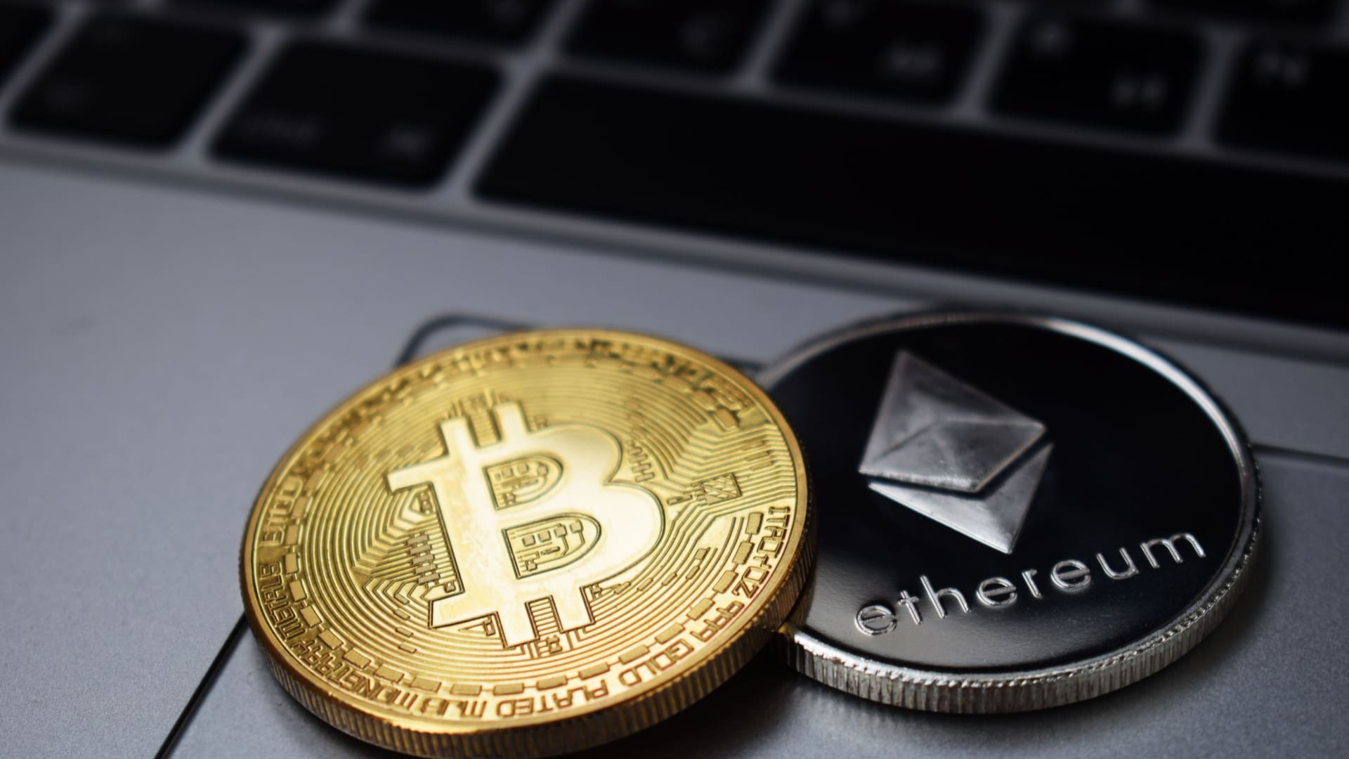 Ethereum Hazineleri Bitcoin'i Geride Bıraktı! Son Aylarda Kurumsal Benimseme Artıyor