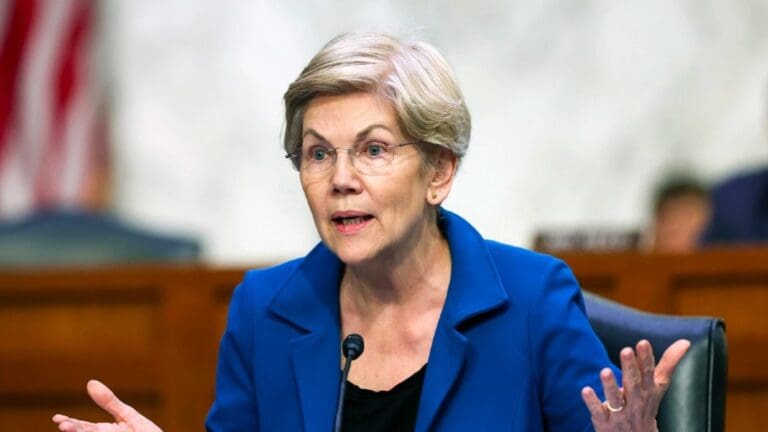 Senatör Warren, Hazine’yi Trump Bağlantıları Konusunda Uyardı