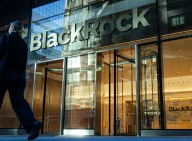 Piyasa Stresi Artarken Dünyanın En Büyük Varlık Yöneticisinde Bitcoin Pozisyonları Azalıyor