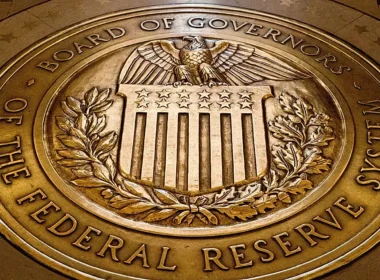 Faiz Belirsizliği Bitcoin’de Baskı Yaratırken, Fed’den Bankalara Geçici Likidite Desteği!