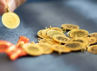 Gram Altın Kritik Sınırında, Çeyrek ve Yarım Altın Kaç TL Oldu? (15 Aralık 2025)