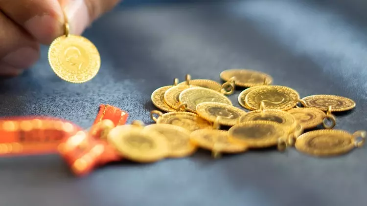 Gram Altın Kritik Sınırında, Çeyrek ve Yarım Altın Kaç TL Oldu? (15 Aralık 2025)