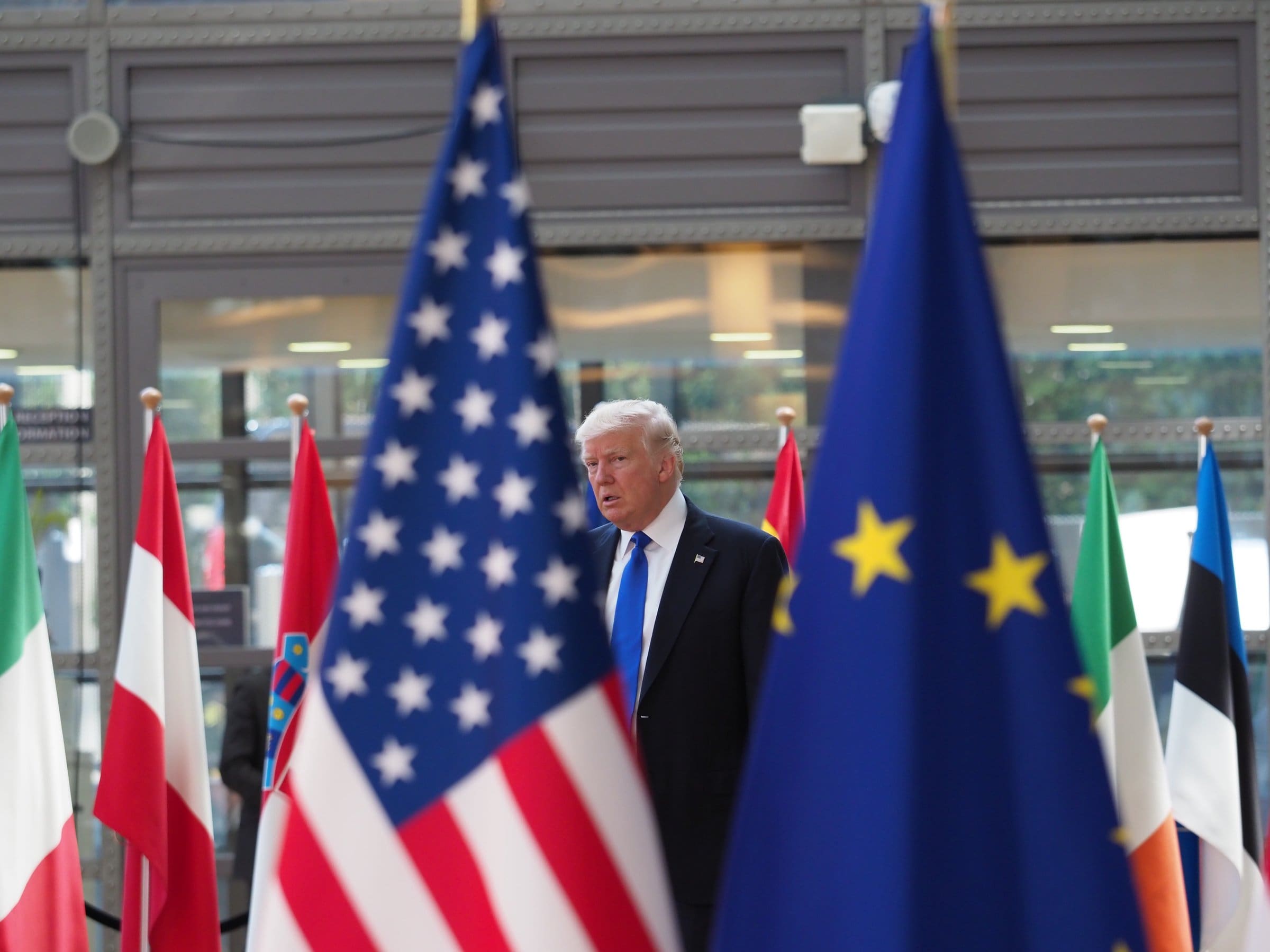 AB'den Trump'a Tepki! Tarife Krizi Büyüyor: İran-ABD Geriliminde ise Gözler Perşembe Gününde