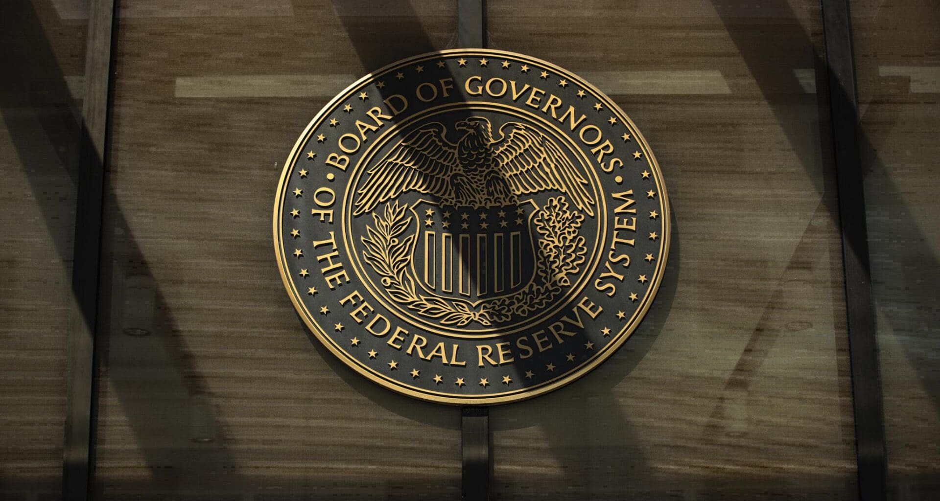 Fed Üyelerinden Yeni Açıklamalar: İran Savaşı ve Ekonomik Belirsizlik Enflasyonu ve Fed Kararlarını Nasıl Etkileyecek?