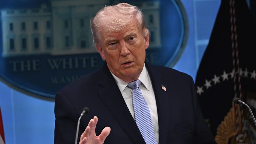 TRUMP Tokenda Gözler Etkinliğe Çevrildi: Tarih Yaklaşırken Balinalar Alım Yapıyor