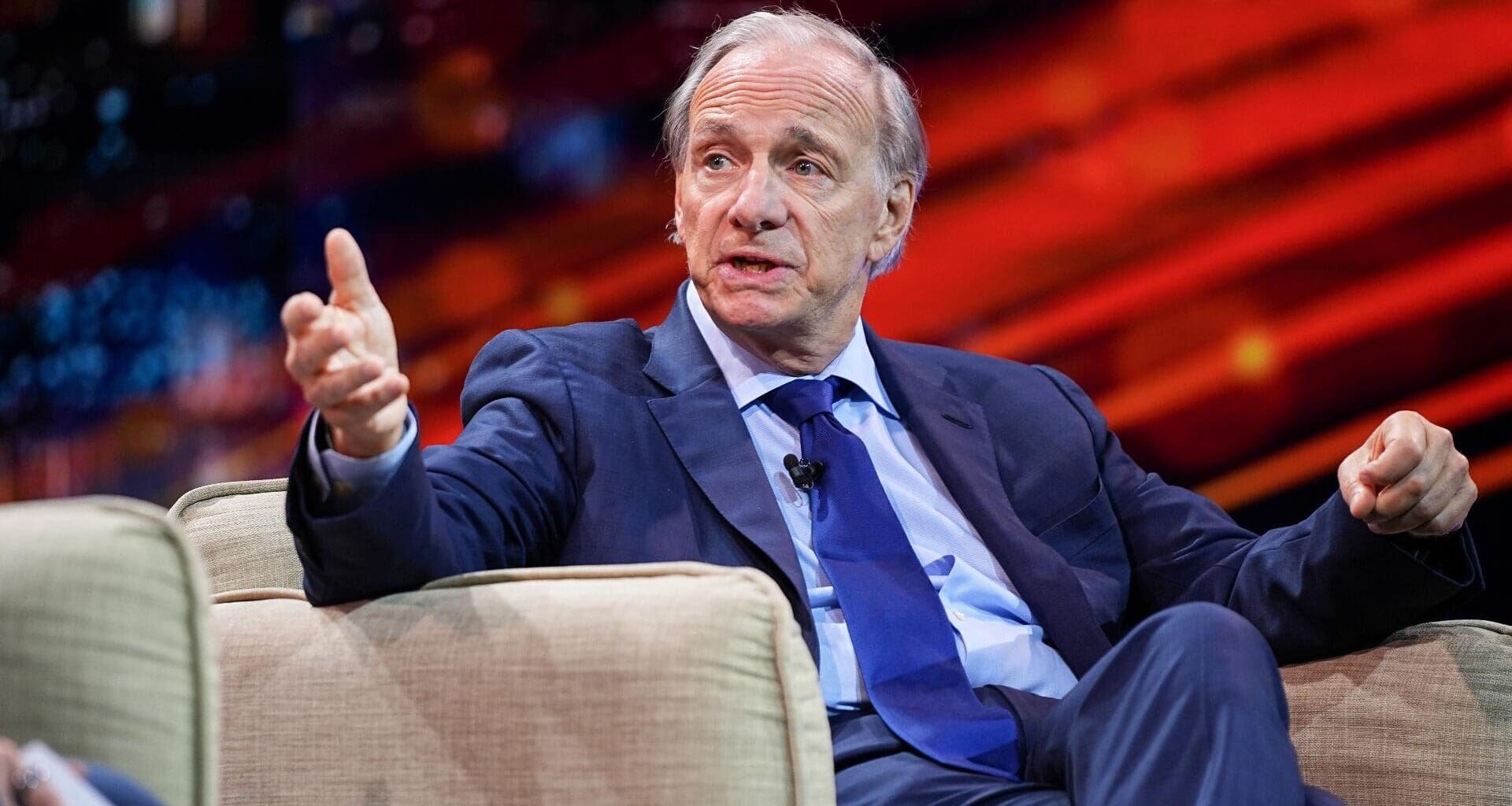 Milyarder Yatırımcı Ray Dalio Uyardı: ABD Ekonomisi Kötü Bir Riskle Karşı Karşıya!