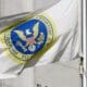SEC’den İki Farklı Karar: Tokenleştirilmiş Hisse Planını Erteledi, Nasdaq Bitcoin Opsiyonlarına İzin Verdi