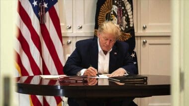 Trump Kripto Şirketleri için Yeni bir Kararname İmzaladı: Fed’e de Talimat Verdi