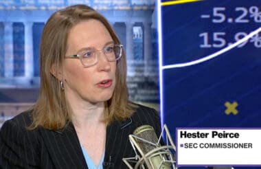 SEC Üyesi Hester Peirce’den Kripto Şirketlerine Uyarı: Takla Atmayın