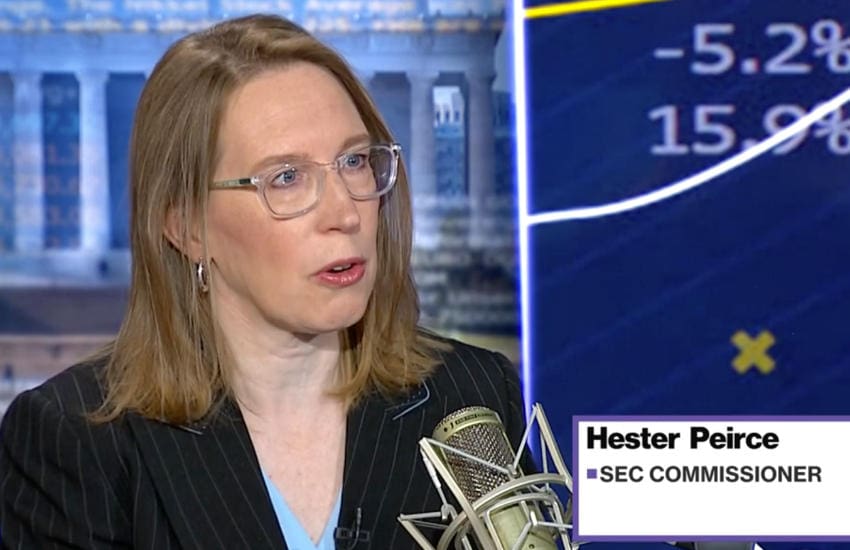 SEC Üyesi Hester Peirce’den Kripto Şirketlerine Uyarı: Takla Atmayın