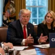 Trump’tan Kriptoda Etik Hamlesi: Federal Yetkililerin Token Çıkarması Yasaklanıyor!