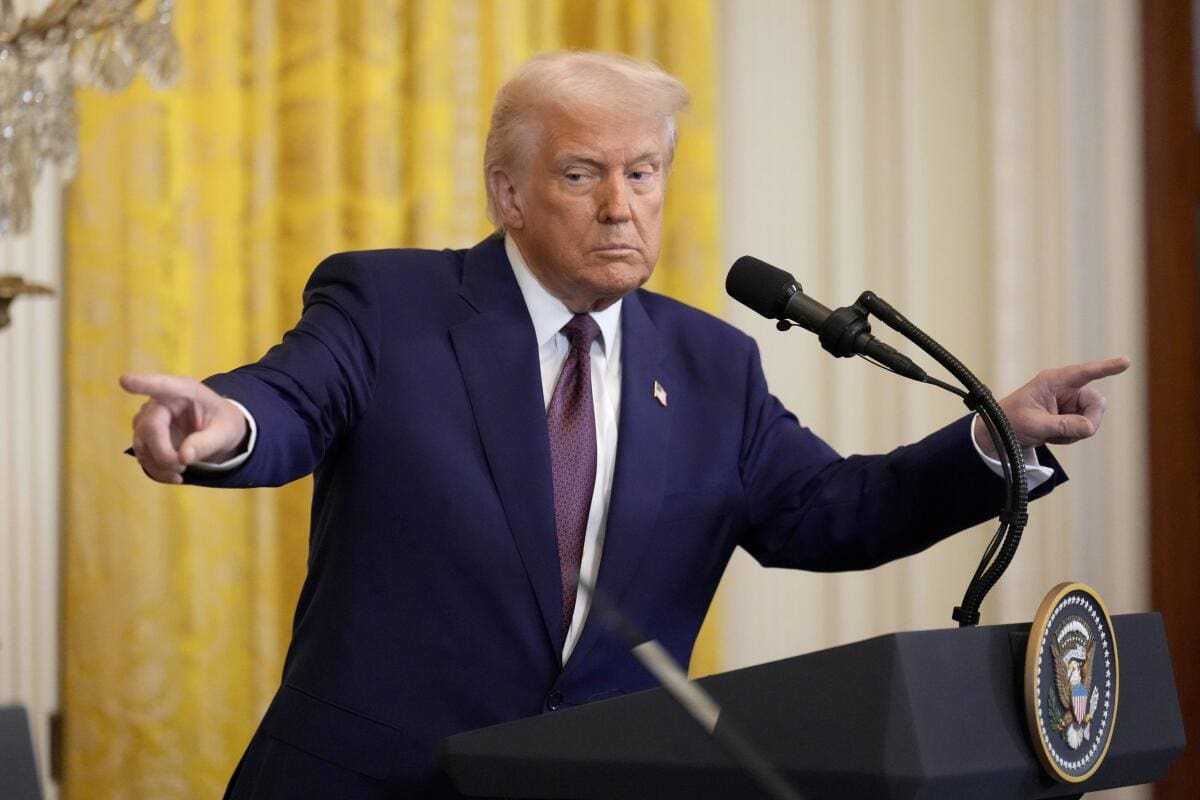 Trump İran Ablukasını Yeniden Başlattı: Hürmüz Geçişlerine Yüzde 20 Ücret