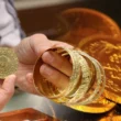 Altında Enflasyon Rallisi: Fed Beklentileri ve Jeopolitik Riskler Fiyatları Destekledi!