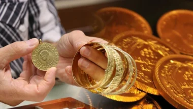 Altında Enflasyon Rallisi: Fed Beklentileri ve Jeopolitik Riskler Fiyatları Destekledi!