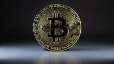 Bitcoin Madencilik Devi Riot Platforms, BTC Satışlarını Hızlandırdı