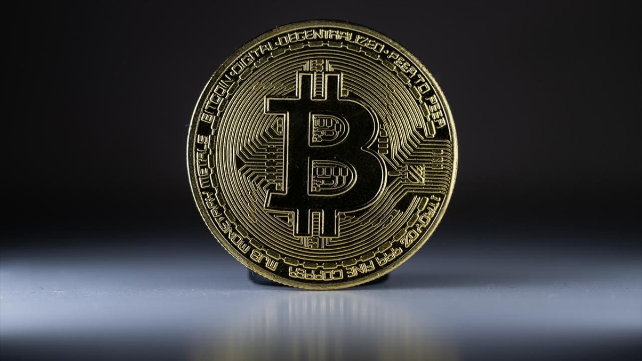 Bitcoin Madencilik Devi Riot Platforms, BTC Satışlarını Hızlandırdı