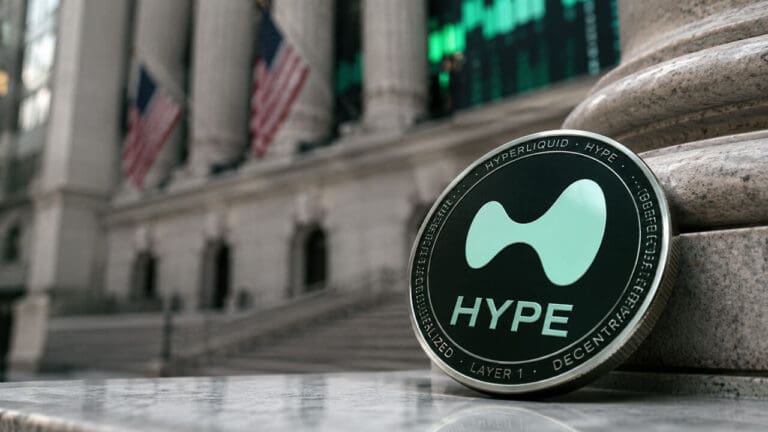 Binance’e Kayan İşlem Hacmi Hyperliquid’i Tehdit Ediyor: CoinMarketCap’ten $HYPE Yorumu