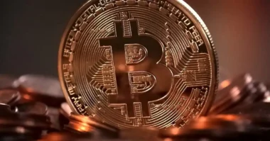 Bitcoin’de Tarihsel Seviye Gündemde: Boğa Sinyali Güçleniyor mu?